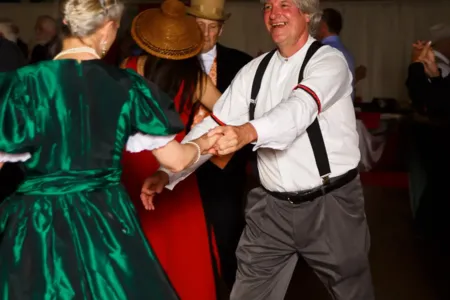Clinton_Ball_2017-dancing-013.webp