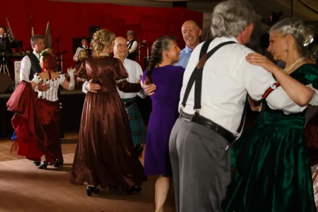Clinton_Ball_2017-dancing-023_1.webp